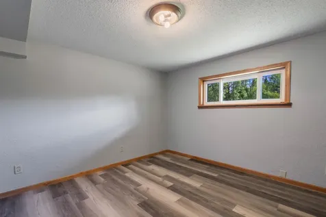 15 Vermillion Street Carlton MN 55718