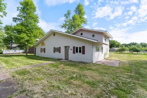 15 Vermillion Street Carlton MN 55718