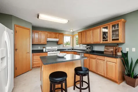 13522 Oakwood Drive Rogers MN 55374