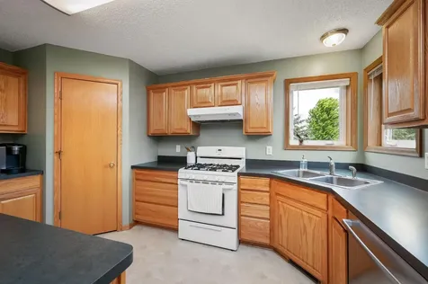 13522 Oakwood Drive Rogers MN 55374