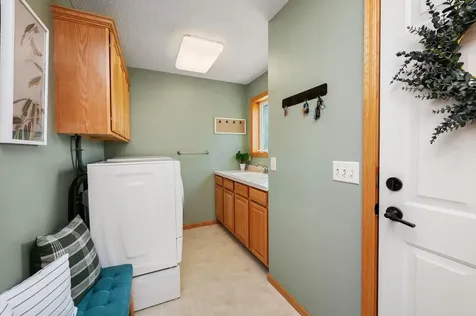13522 Oakwood Drive Rogers MN 55374