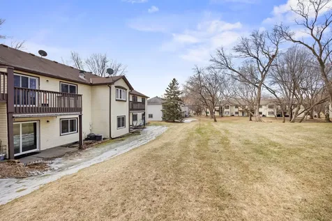 1049 Greenhaven Drive Vadnais Heights MN 55127