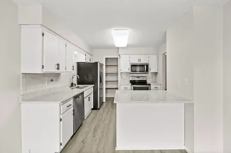 1049 Greenhaven Drive Vadnais Heights MN 55127