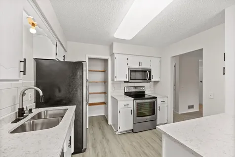 1049 Greenhaven Drive Vadnais Heights MN 55127