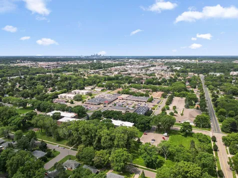 2800 Hamline Avenue N Roseville MN 55113
