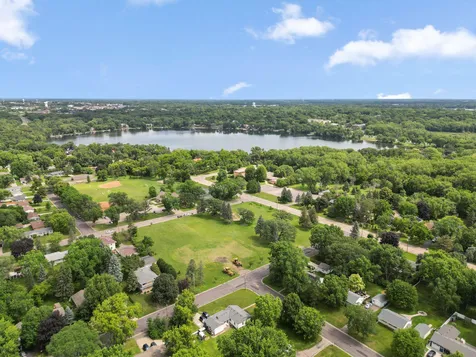 2800 Hamline Avenue N Roseville MN 55113
