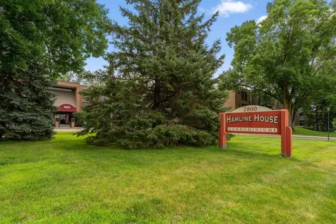 2800 Hamline Avenue N Roseville MN 55113