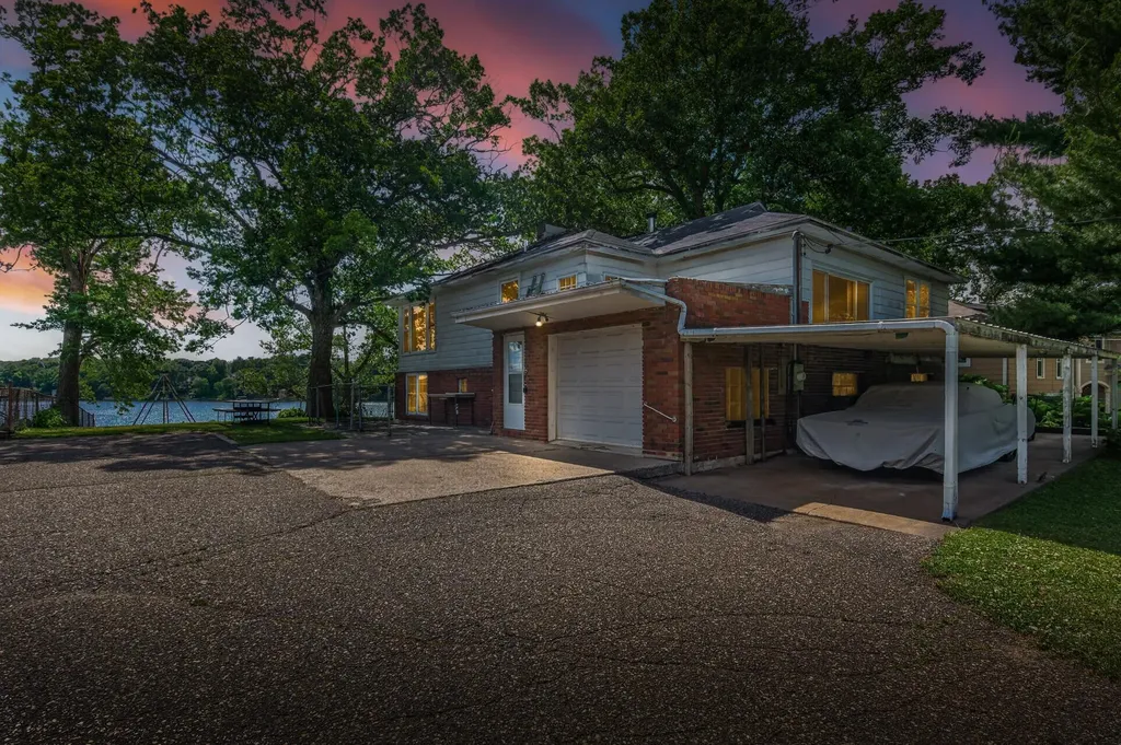 450 W Horseshoe Drive Shoreview MN 55126