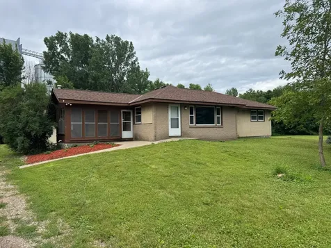 435 W Ottawa Street Le Center MN 56057