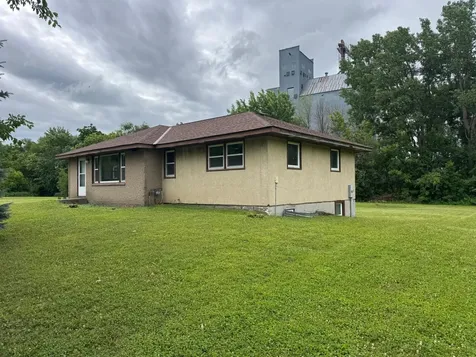 435 W Ottawa Street Le Center MN 56057