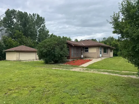 435 W Ottawa Street Le Center MN 56057