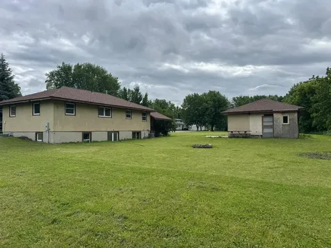 435 W Ottawa Street Le Center MN 56057