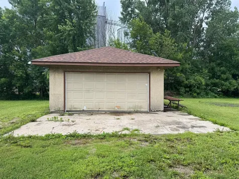 435 W Ottawa Street Le Center MN 56057