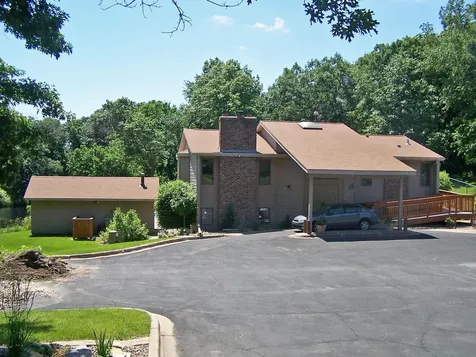 562 Deer Ridge Lane S Maplewood MN 55119