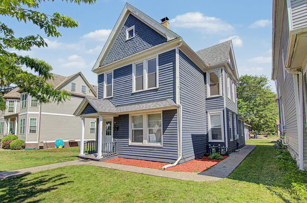 937 Thomas Avenue Saint Paul MN 55104