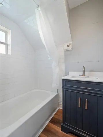 937 Thomas Avenue Saint Paul MN 55104
