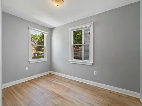 937 Thomas Avenue Saint Paul MN 55104