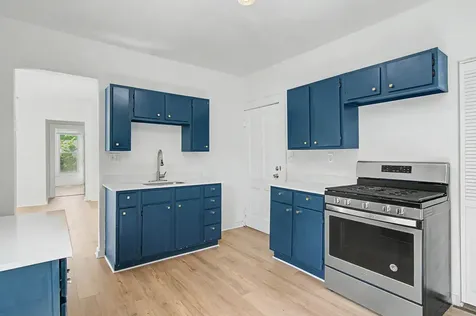 937 Thomas Avenue Saint Paul MN 55104