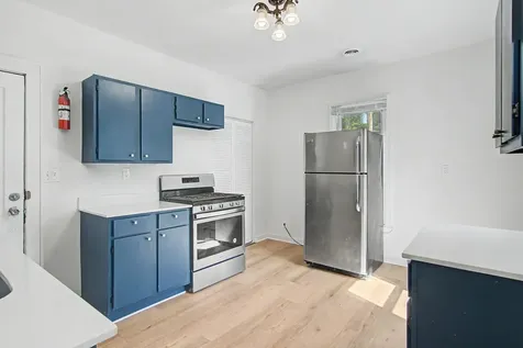 937 Thomas Avenue Saint Paul MN 55104