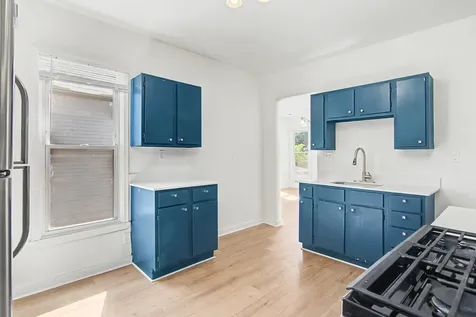 937 Thomas Avenue Saint Paul MN 55104