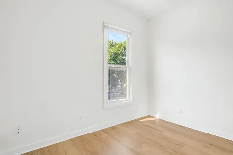 937 Thomas Avenue Saint Paul MN 55104