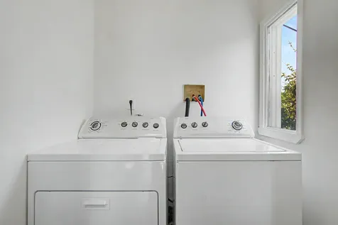 937 Thomas Avenue Saint Paul MN 55104