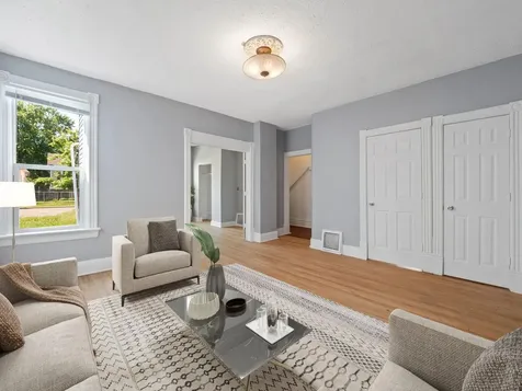 937 Thomas Avenue Saint Paul MN 55104