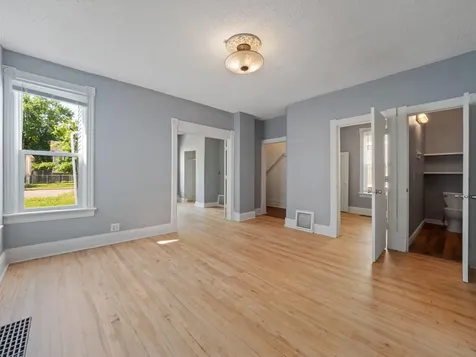 937 Thomas Avenue Saint Paul MN 55104
