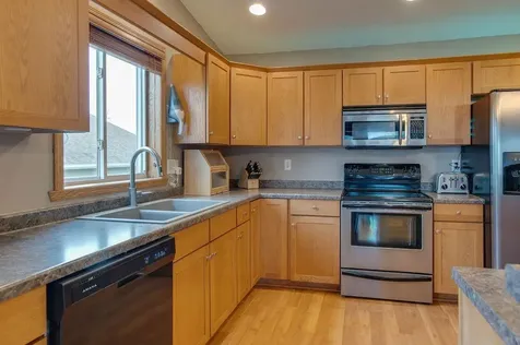 4711 Harvest Drive S Fargo ND 58104