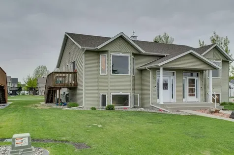 4711 Harvest Drive S Fargo ND 58104