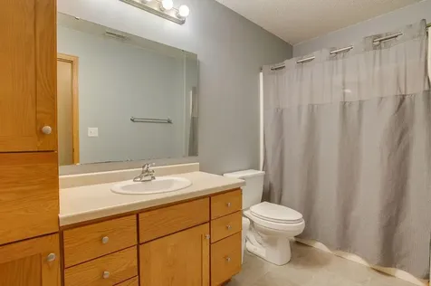4711 Harvest Drive S Fargo ND 58104