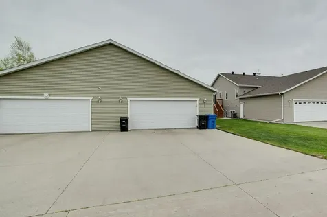 4711 Harvest Drive S Fargo ND 58104