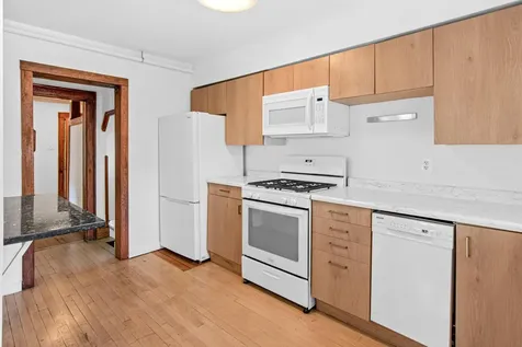 1221 4th Street E Saint Paul MN 55106