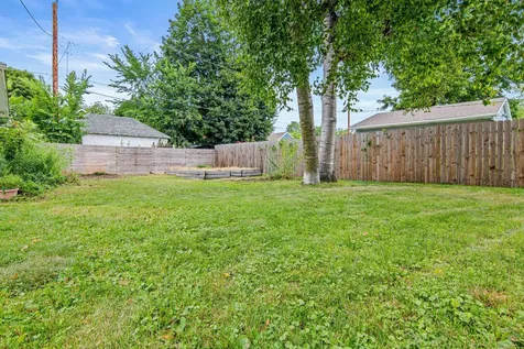 1221 4th Street E Saint Paul MN 55106