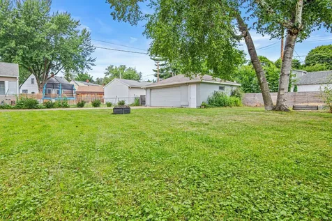 1221 4th Street E Saint Paul MN 55106