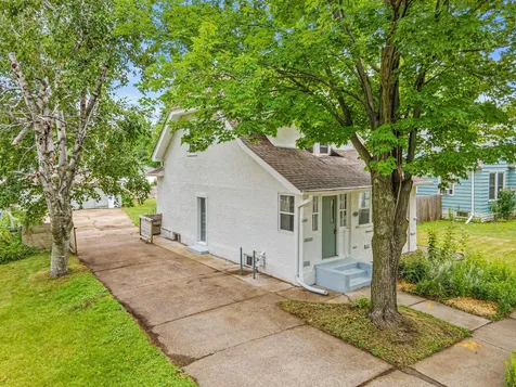 1221 4th Street E Saint Paul MN 55106