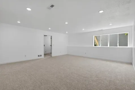 714 E Hawthorne Avenue E Saint Paul MN 55106