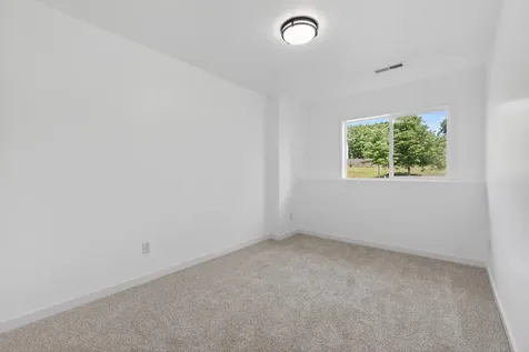 714 E Hawthorne Avenue E Saint Paul MN 55106