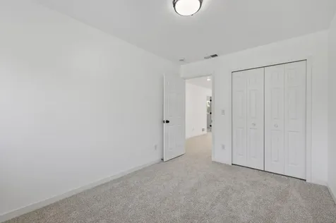 714 E Hawthorne Avenue E Saint Paul MN 55106