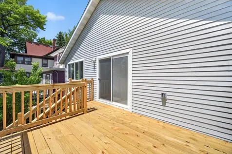 714 E Hawthorne Avenue E Saint Paul MN 55106