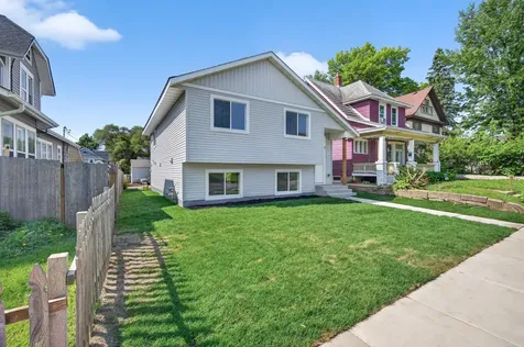 714 E Hawthorne Avenue E Saint Paul MN 55106