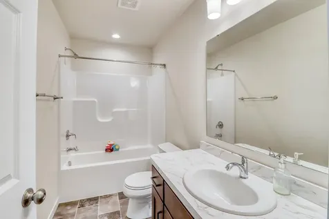 1154 60th Avenue W West Fargo ND 58078