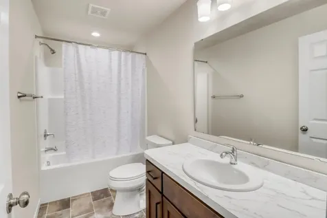 1154 60th Avenue W West Fargo ND 58078