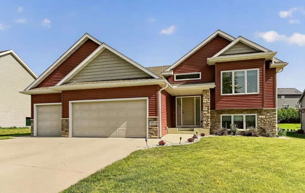 1983 Fieldstone Road SW Rochester MN 55902