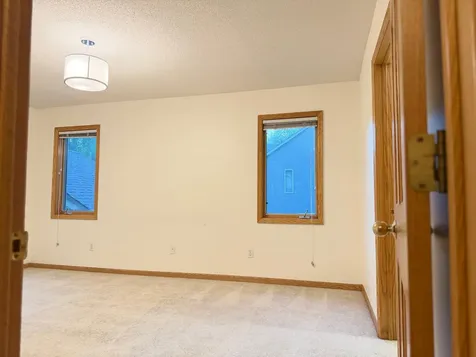 2533 Montana Avenue E Maplewood MN 55119