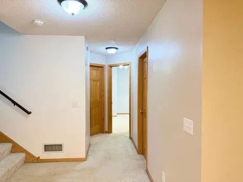 2533 Montana Avenue E Maplewood MN 55119