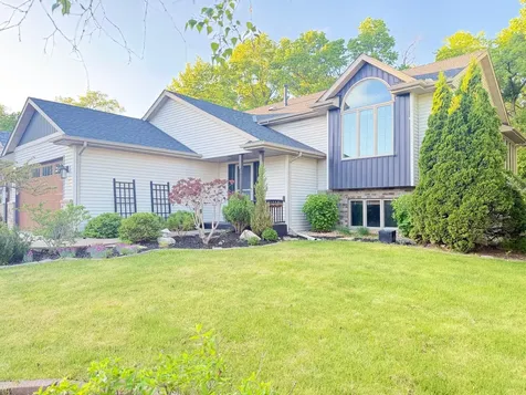 2533 Montana Avenue E Maplewood MN 55119