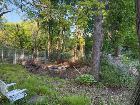 2533 Montana Avenue E Maplewood MN 55119
