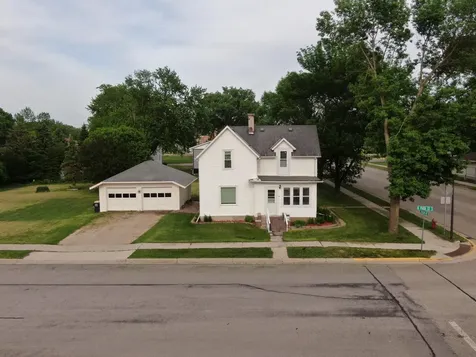 10 Park Street N Fairfax MN 55332