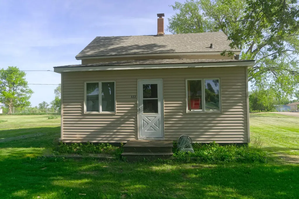 322 2nd Street NE Lidgerwood ND 58041
